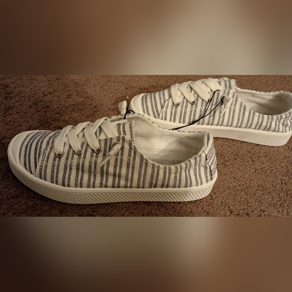 Women's shoes by POP - Picture 3 of 4